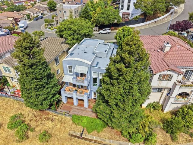 8265 Skyline Circle, Oakland, CA 94605