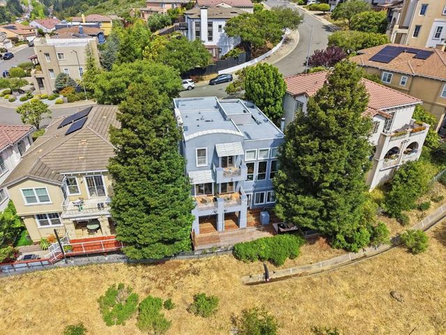 8265 Skyline Circle, Oakland, CA 94605
