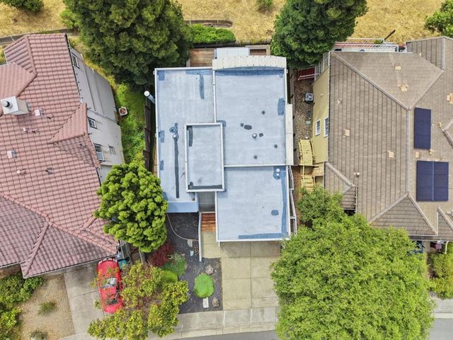 8265 Skyline Circle, Oakland, CA 94605
