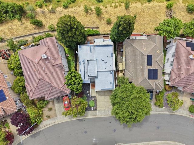 8265 Skyline Circle, Oakland, CA 94605