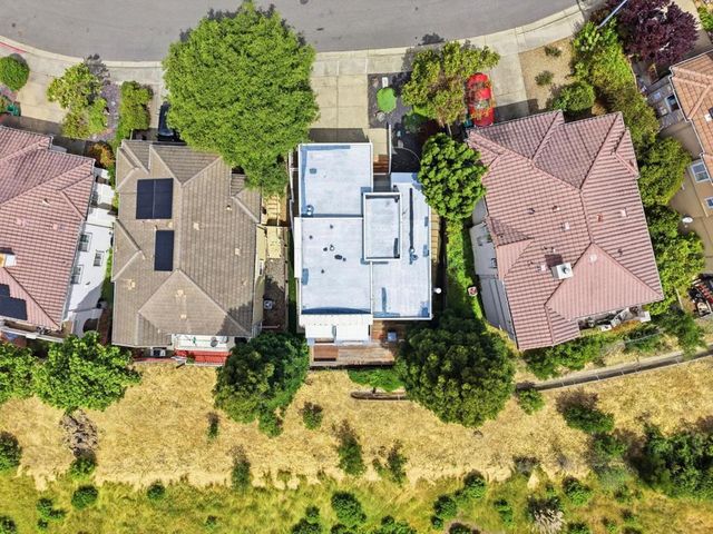 8265 Skyline Circle, Oakland, CA 94605