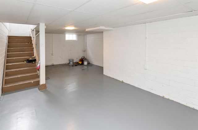 2504 33rd Street, Des Moines, IA 50310