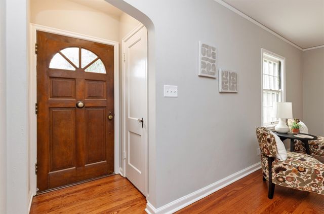 2504 33rd Street, Des Moines, IA 50310