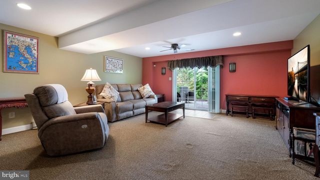 2235 WENTZ LN, Schwenksville, PA 19473