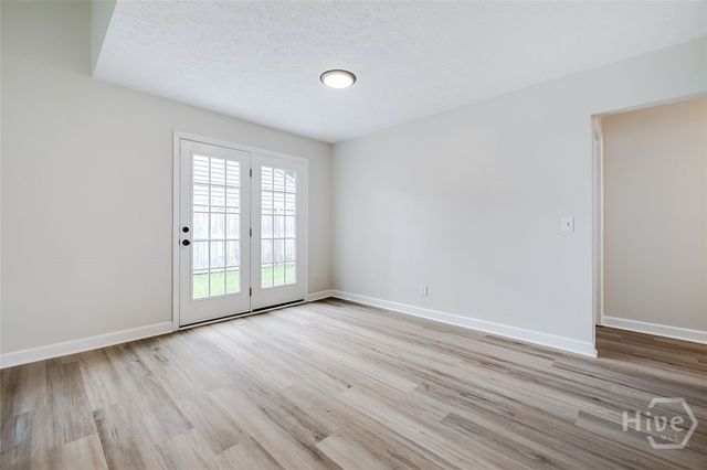 1 E White Hawthorne Drive, Savannah, GA 31419