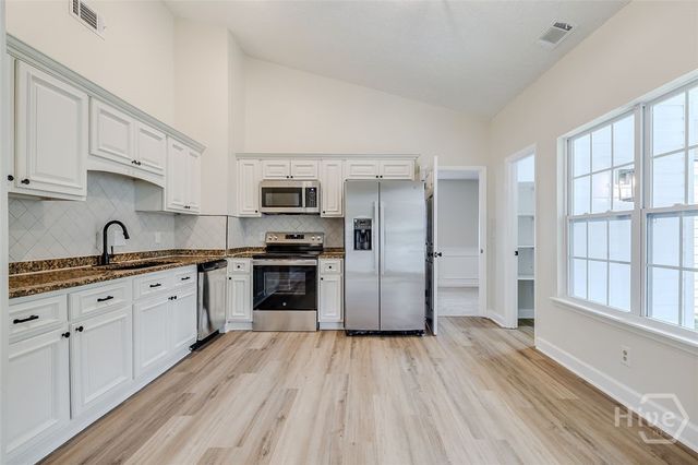 1 E White Hawthorne Drive, Savannah, GA 31419