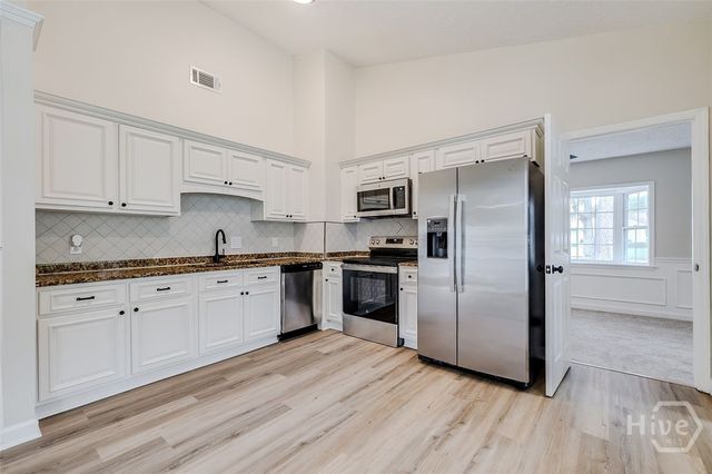 1 E White Hawthorne Drive, Savannah, GA 31419