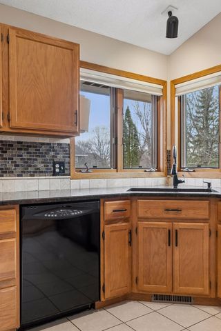 1325 Courtland E, Waconia, MN 55387