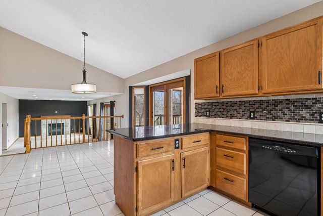 1325 Courtland E, Waconia, MN 55387