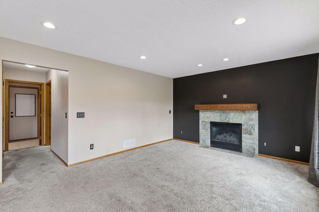 1325 Courtland E, Waconia, MN 55387