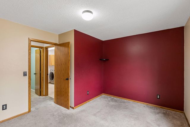 1325 Courtland E, Waconia, MN 55387