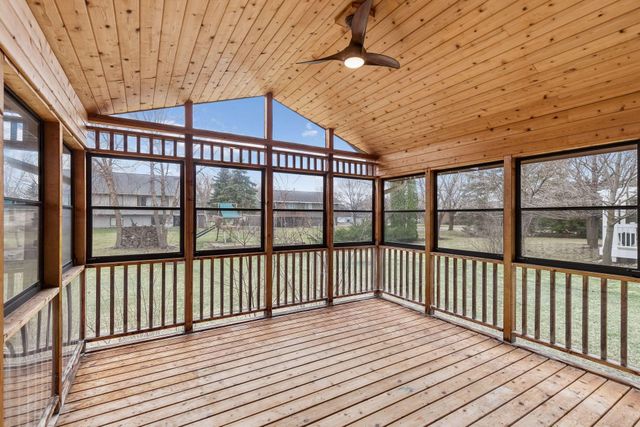 1325 Courtland E, Waconia, MN 55387