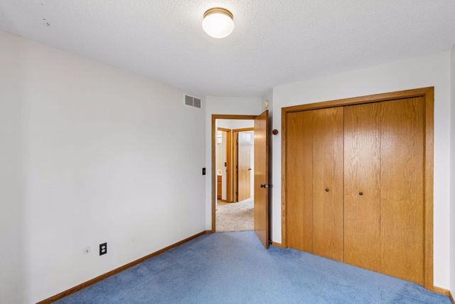 1325 Courtland E, Waconia, MN 55387