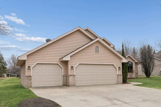 1325 Courtland E, Waconia, MN 55387