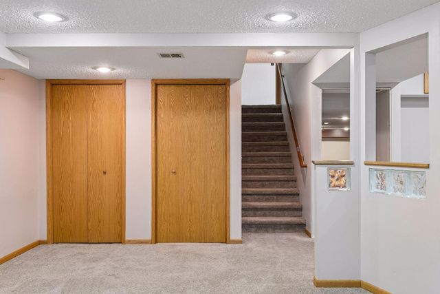 1325 Courtland E, Waconia, MN 55387