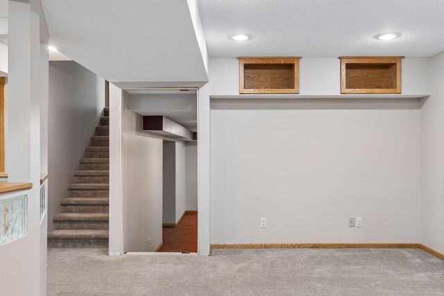 1325 Courtland E, Waconia, MN 55387