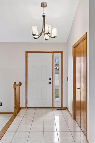 1325 Courtland E, Waconia, MN 55387