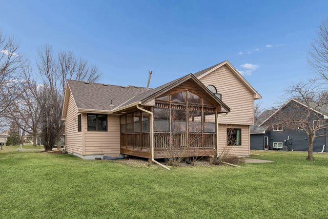 1325 Courtland E, Waconia, MN 55387