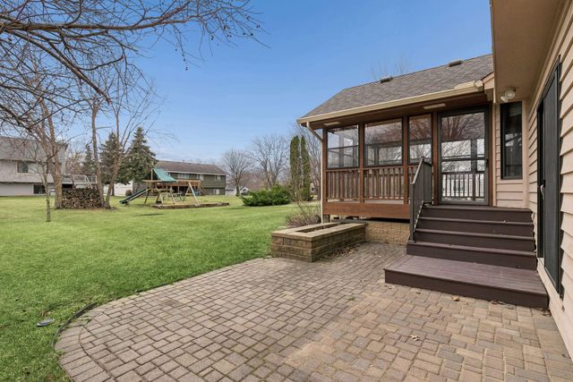 1325 Courtland E, Waconia, MN 55387