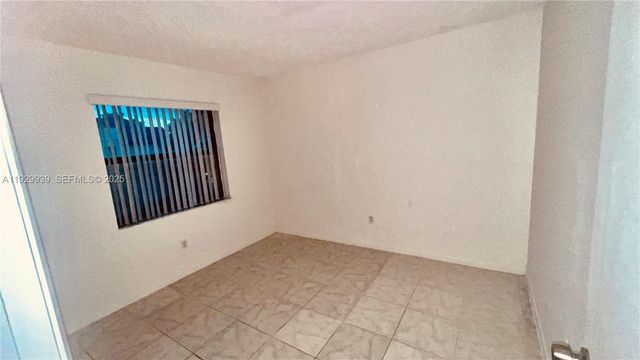 851 NE 207th Ln 204-13, Miami, FL 33179