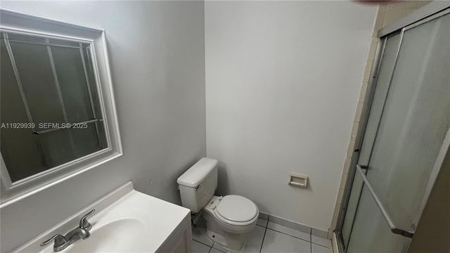 851 NE 207th Ln 204-13, Miami, FL 33179