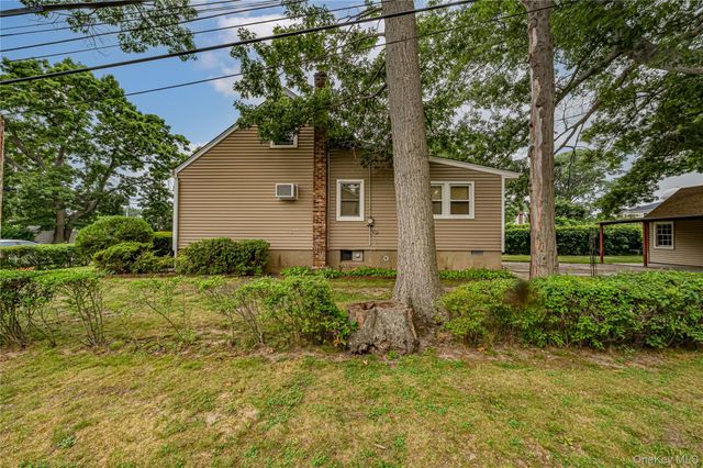 380 W Gates Avenue, Lindenhurst, NY 11757