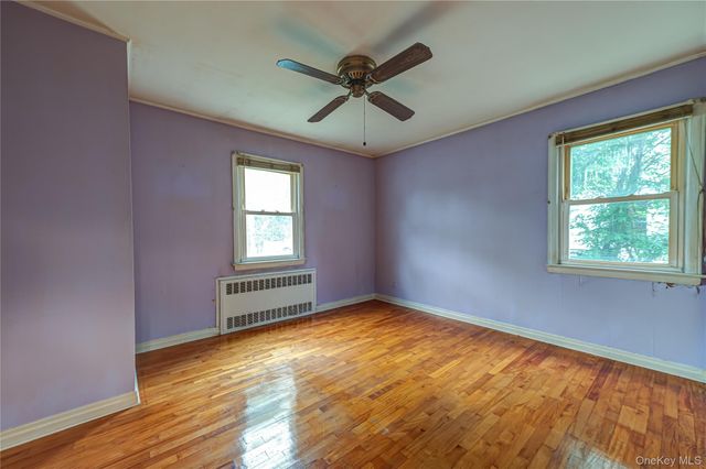 380 W Gates Avenue, Lindenhurst, NY 11757