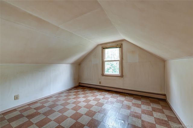 380 W Gates Avenue, Lindenhurst, NY 11757