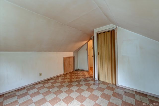 380 W Gates Avenue, Lindenhurst, NY 11757