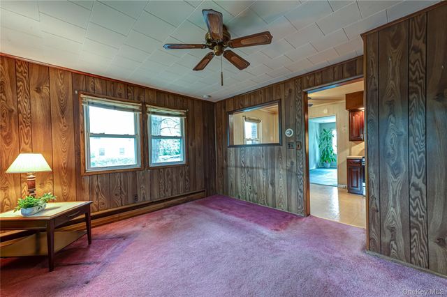 380 W Gates Avenue, Lindenhurst, NY 11757