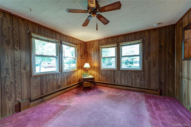 380 W Gates Avenue, Lindenhurst, NY 11757