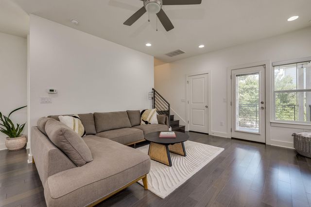 1101 Euphoria BND 37, Austin, TX 78702
