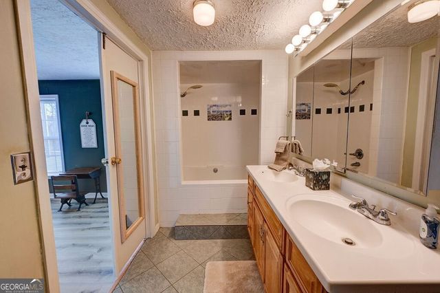 960 Mcentyre Loop SE, Calhoun, GA 30701