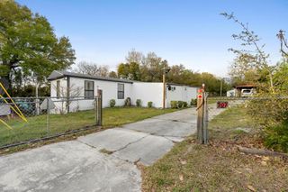 207 ROBINHOOD DRIVE, Deland, FL 32724