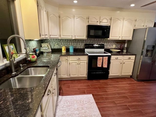 44 Arlington Ave, Braintree, MA 02184