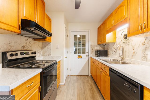 2206 Pin Oak Circle, Valdosta, GA 31602