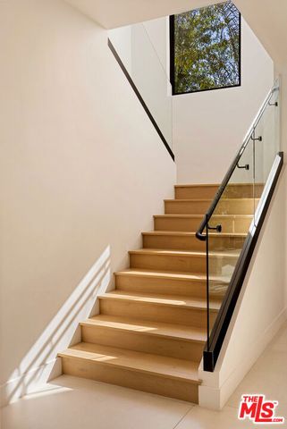 5186 Gloria Avenue, Encino (los Angeles), CA 91436