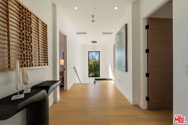 5186 Gloria Avenue, Encino (los Angeles), CA 91436