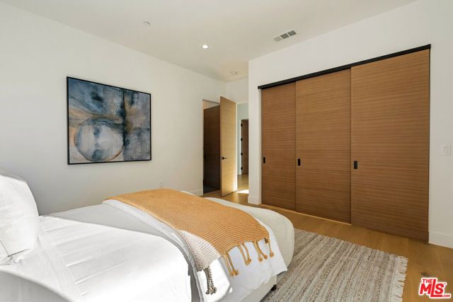 5186 Gloria Avenue, Encino (los Angeles), CA 91436