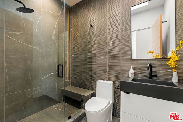 5186 Gloria Avenue, Encino (los Angeles), CA 91436