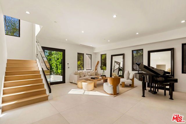 5186 Gloria Avenue, Encino (los Angeles), CA 91436