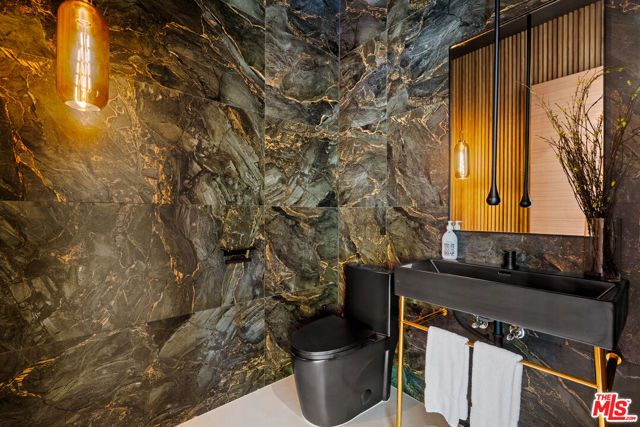 5186 Gloria Avenue, Encino (los Angeles), CA 91436