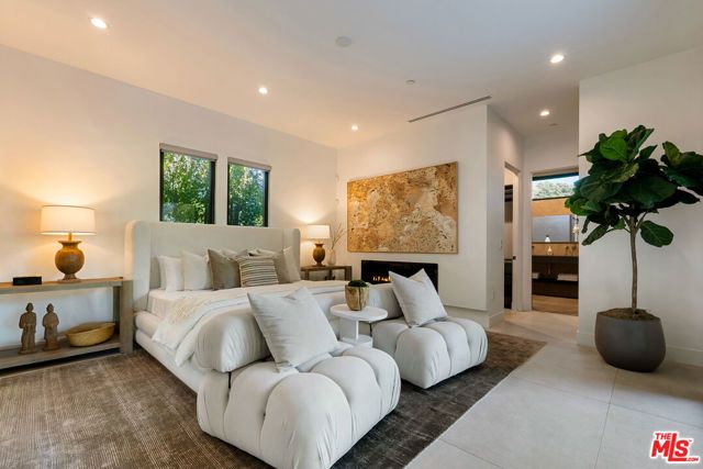 5186 Gloria Avenue, Encino (los Angeles), CA 91436