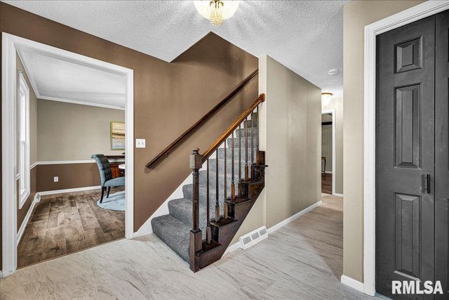 5501 N HOLLY HEDGES Court, Peoria, IL 61614