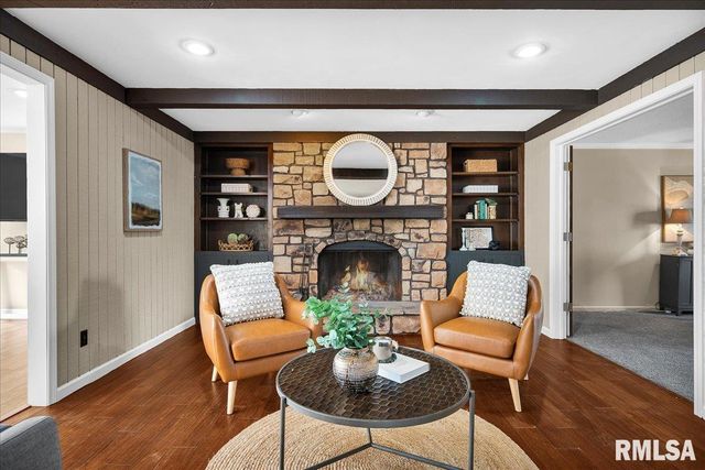 5501 N HOLLY HEDGES Court, Peoria, IL 61614