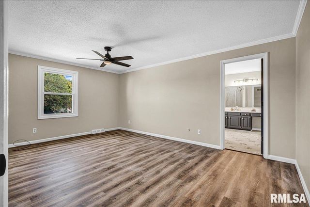 5501 N HOLLY HEDGES Court, Peoria, IL 61614
