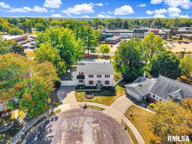 5501 N HOLLY HEDGES Court, Peoria, IL 61614