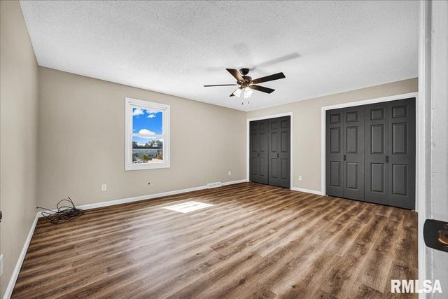 5501 N HOLLY HEDGES Court, Peoria, IL 61614