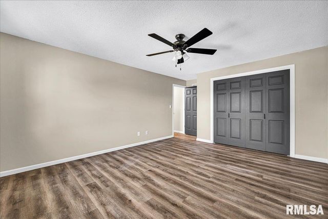 5501 N HOLLY HEDGES Court, Peoria, IL 61614