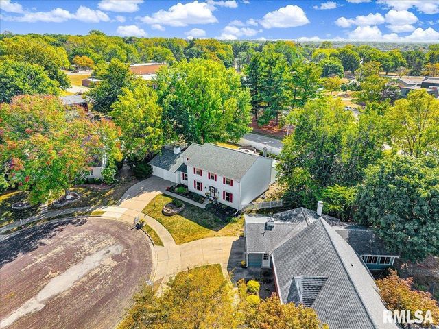 5501 N HOLLY HEDGES Court, Peoria, IL 61614
